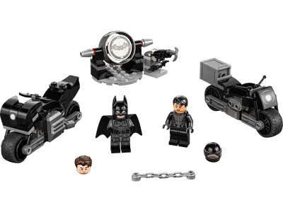 Batman & Selina Kyle Motorcycle Pursuit